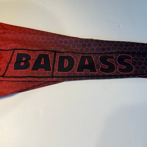 CVG Reversible Leggings Size M | Skull Camo & Red Honeycomb “Badass” Print Capri - Picture 9 of 10